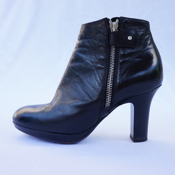 Dries Van Noten Leather Black Bootie - Picture 1 of 8